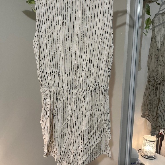 Billabong Summer Solstice Tie front Romper - Picture 2 of 2